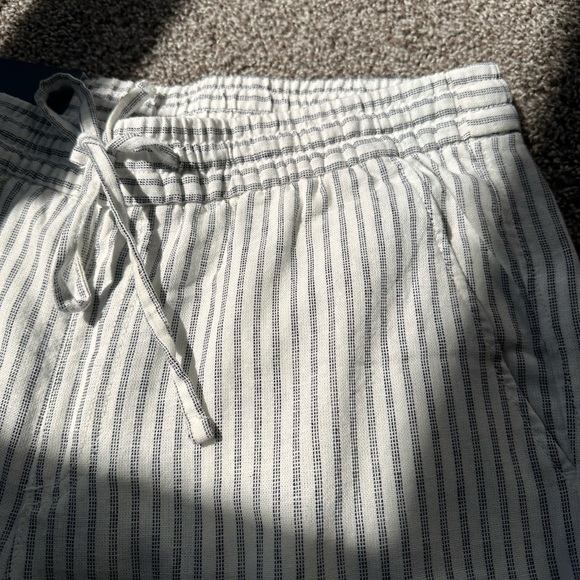 Women’s GAP Easy Pant - Picture 3 of 4